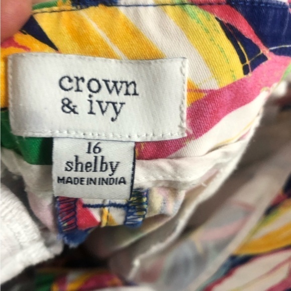 Crown and Ivy size 16 floral shorts - Picture 14 of 14
